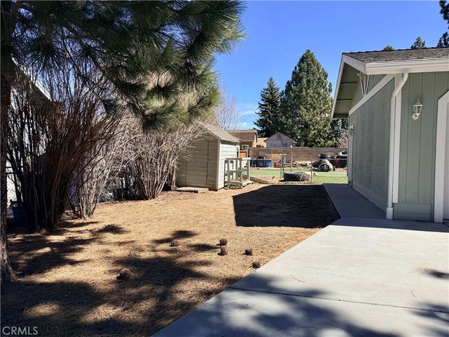 829 W Country Club Boulevard, Big Bear City, CA 92314