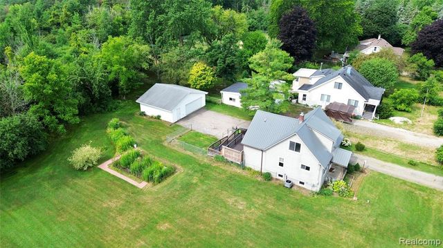 6355 W Court Street, Flint, MI 48532