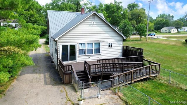 6355 W Court Street, Flint, MI 48532