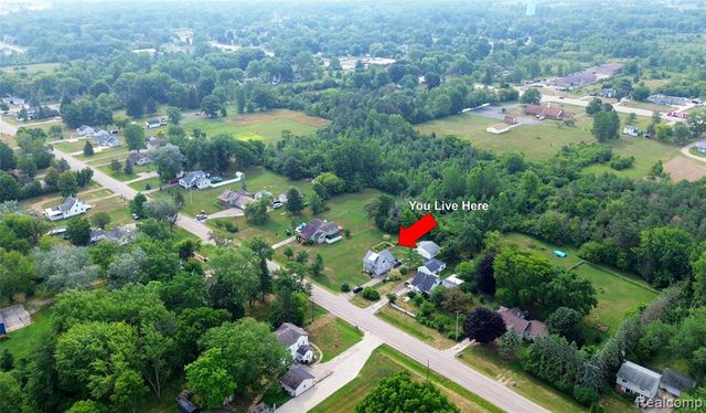 6355 W Court Street, Flint, MI 48532