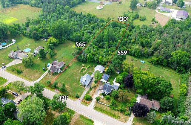 6355 W Court Street, Flint, MI 48532
