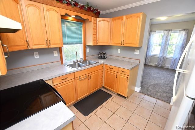 6355 W Court Street, Flint, MI 48532