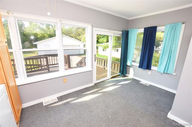 6355 W Court Street, Flint, MI 48532