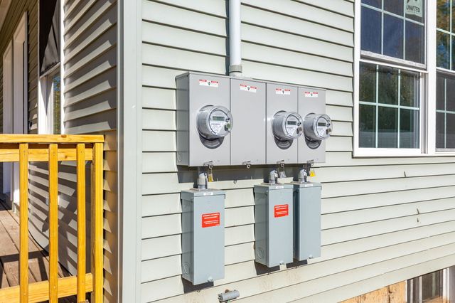 99 Union Street, Manchester, CT 06042