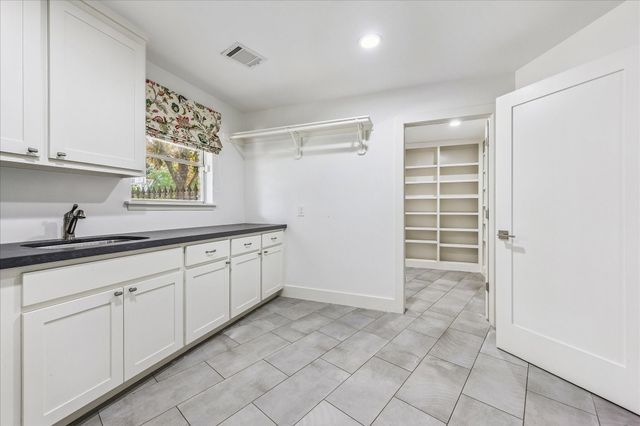 5524 Sturbridge Drive, Houston, TX 77056