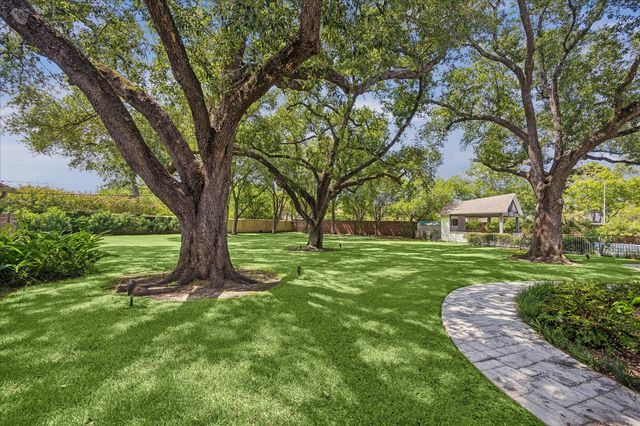 5524 Sturbridge Drive, Houston, TX 77056