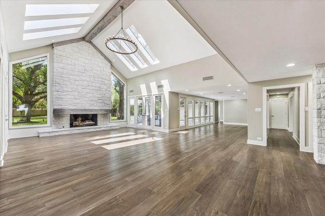 5524 Sturbridge Drive, Houston, TX 77056