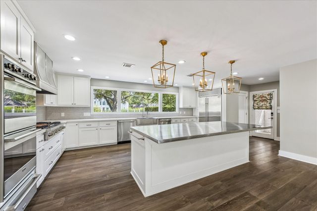 5524 Sturbridge Drive, Houston, TX 77056