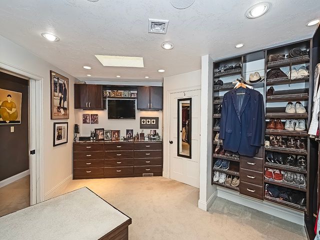 1440 Pueblo Dr, Mt. Lebanon, PA 15228