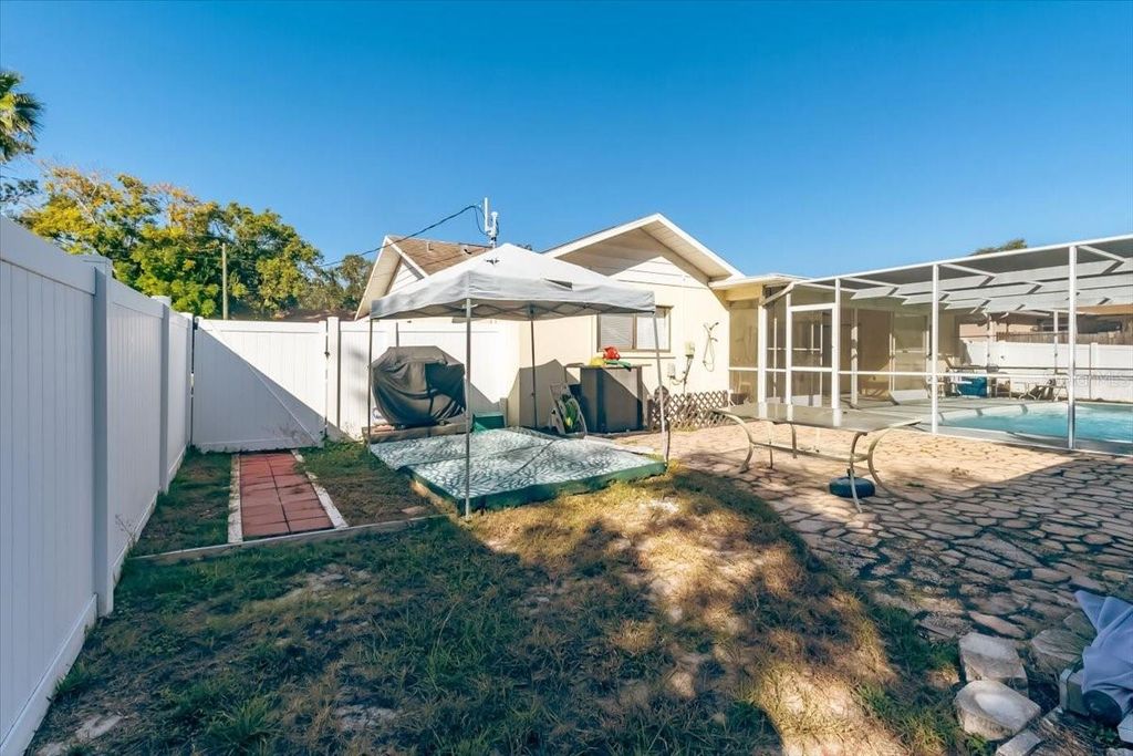 Image 9 of property listing at 7264 LINDHURST STREET, Spring Hill, FL 34606