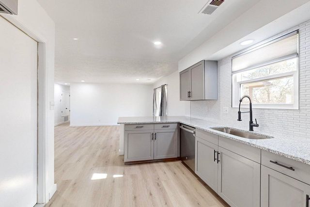 893 Rodeo Loop SE, Rio Rancho, NM 87124