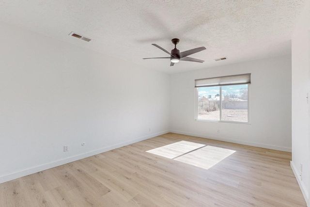 893 Rodeo Loop SE, Rio Rancho, NM 87124