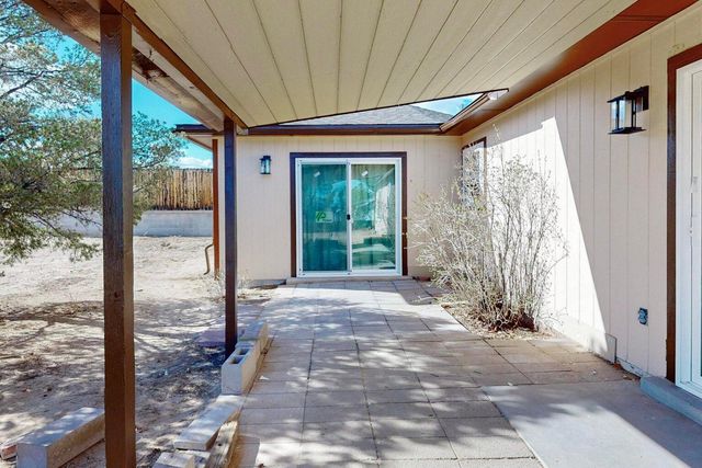 893 Rodeo Loop SE, Rio Rancho, NM 87124