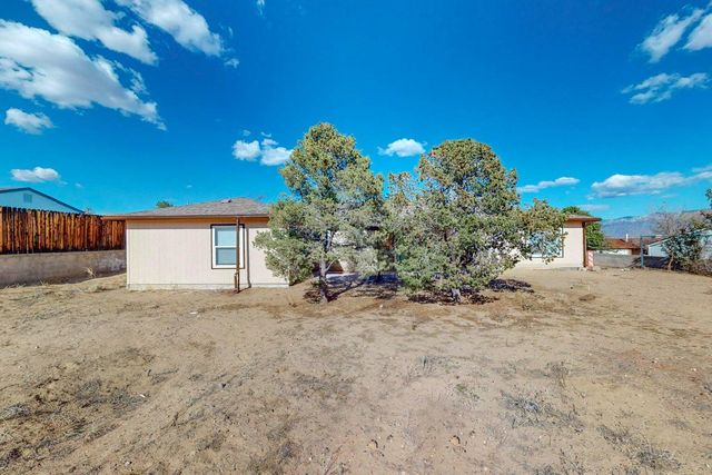 893 Rodeo Loop SE, Rio Rancho, NM 87124