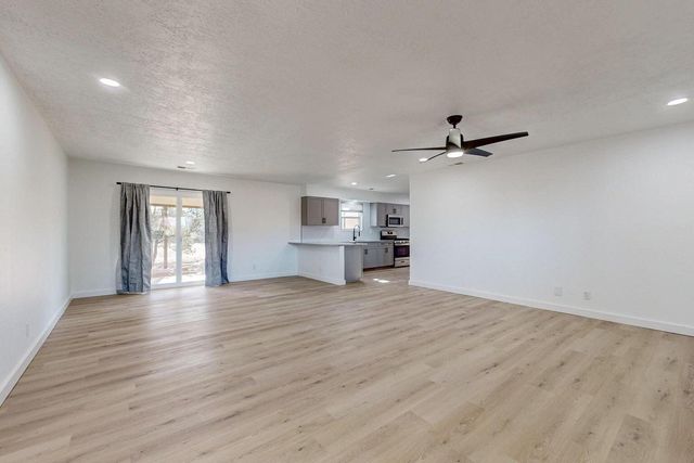 893 Rodeo Loop SE, Rio Rancho, NM 87124