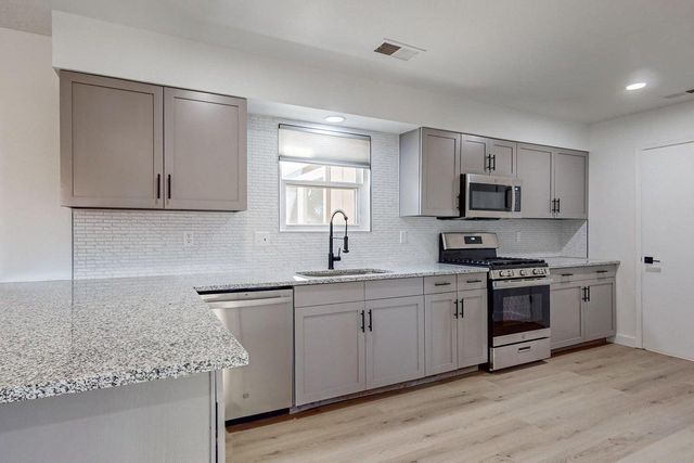 893 Rodeo Loop SE, Rio Rancho, NM 87124