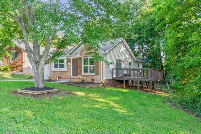 75 Grassmire Dr, Clarksville, TN 37042