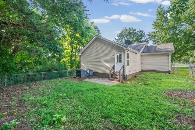 75 Grassmire Dr, Clarksville, TN 37042