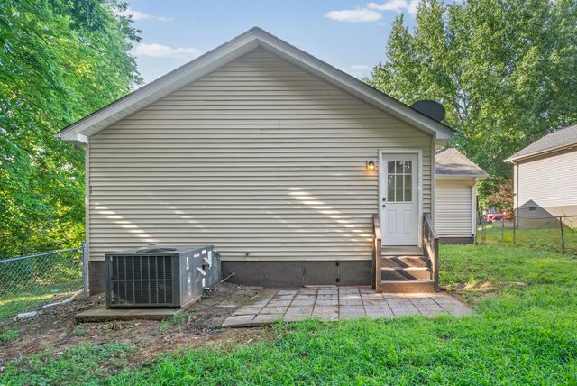 75 Grassmire Dr, Clarksville, TN 37042