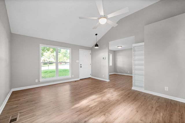 75 Grassmire Dr, Clarksville, TN 37042