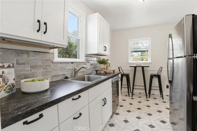 1829 S Fairfax Avenue, Los Angeles, CA 90019