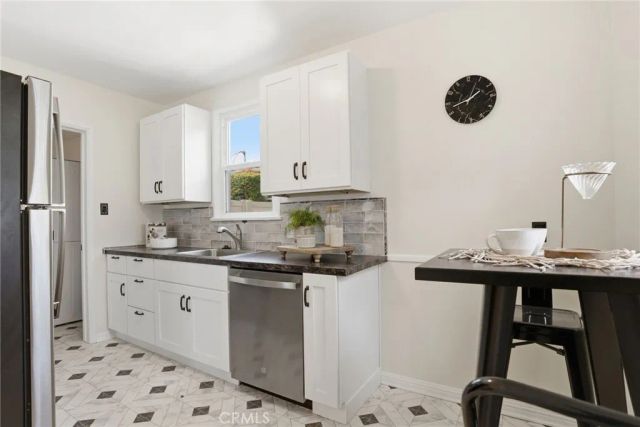 1829 S Fairfax Avenue, Los Angeles, CA 90019