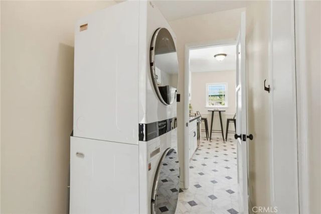 1829 S Fairfax Avenue, Los Angeles, CA 90019