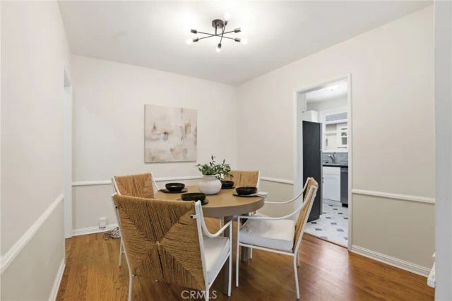 1829 S Fairfax Avenue, Los Angeles, CA 90019