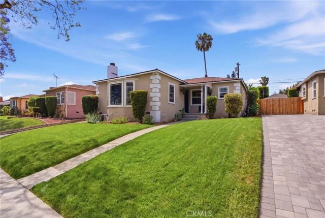 1829 S Fairfax Avenue, Los Angeles, CA 90019