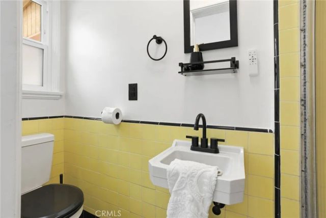 1829 S Fairfax Avenue, Los Angeles, CA 90019