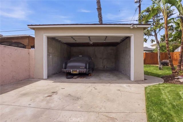 1829 S Fairfax Avenue, Los Angeles, CA 90019