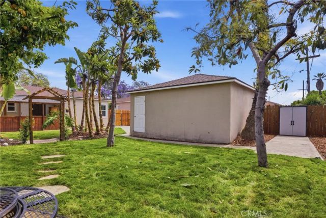 1829 S Fairfax Avenue, Los Angeles, CA 90019