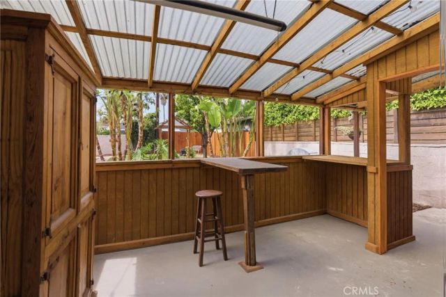 1829 S Fairfax Avenue, Los Angeles, CA 90019