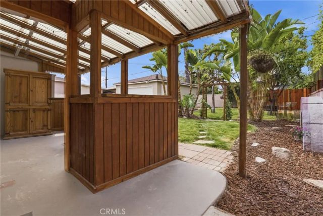 1829 S Fairfax Avenue, Los Angeles, CA 90019