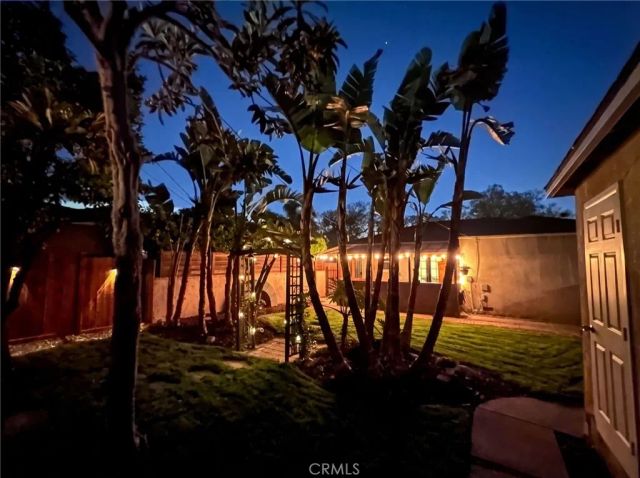 1829 S Fairfax Avenue, Los Angeles, CA 90019