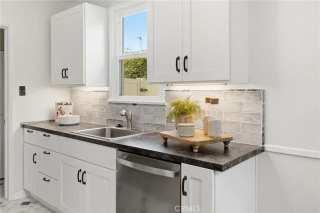 1829 S Fairfax Avenue, Los Angeles, CA 90019