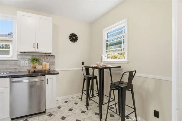 1829 S Fairfax Avenue, Los Angeles, CA 90019