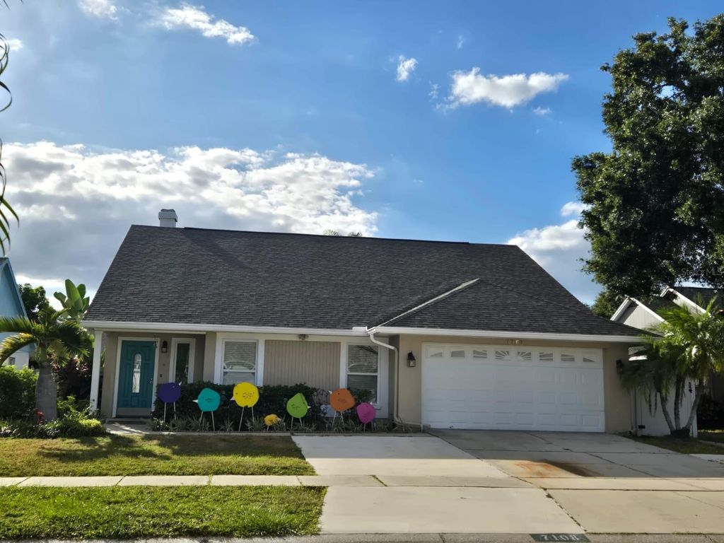 7108 HOLLOWELL DRIVE, Tampa, FL 33634