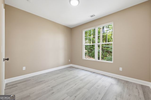 171 N DALE Street, Calhoun, GA 30701