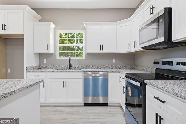171 N DALE Street, Calhoun, GA 30701