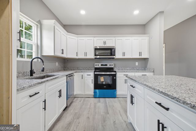 171 N DALE Street, Calhoun, GA 30701