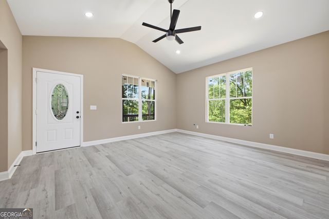 171 N DALE Street, Calhoun, GA 30701