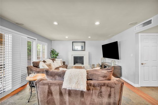 8701 Isola Drive, Las Vegas, NV 89117