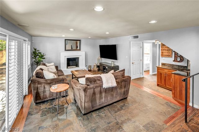 8701 Isola Drive, Las Vegas, NV 89117