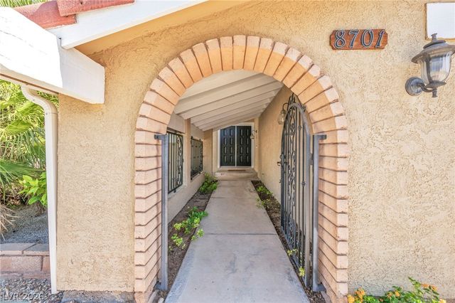 8701 Isola Drive, Las Vegas, NV 89117