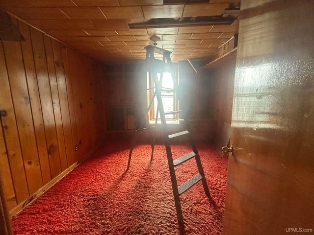 324 W Onota Street, Munising, MI 49862