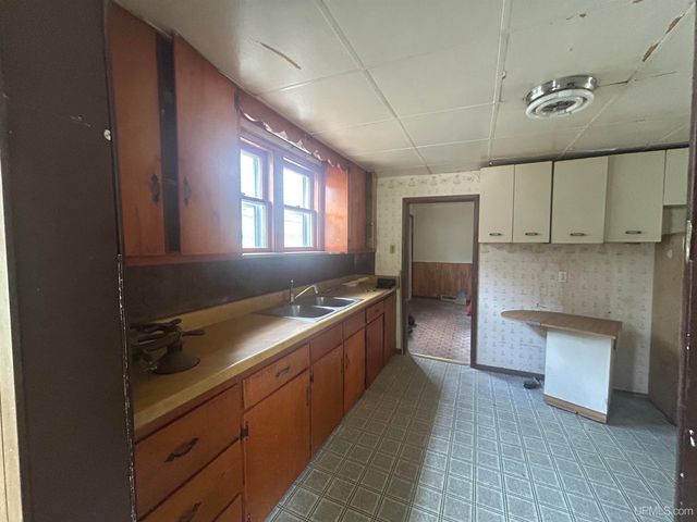 324 W Onota Street, Munising, MI 49862