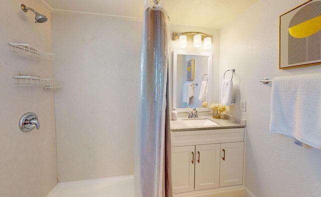 696 Lakehaven Drive, Sunnyvale, CA 94089