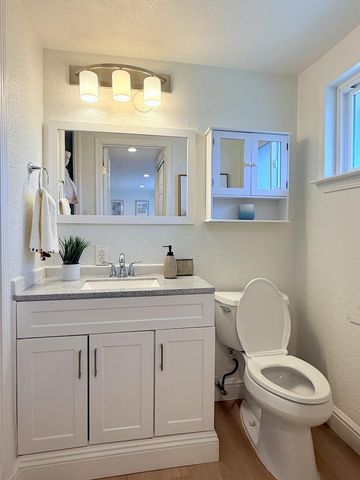 696 Lakehaven Drive, Sunnyvale, CA 94089