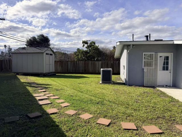 696 Lakehaven Drive, Sunnyvale, CA 94089